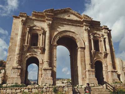 Arch of hadrian